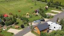 Stay at Stonehenge Campsite & Glamping