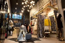 Explore Sui Generis Designer Consignment
