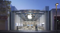 Explore the Sleek Apple Store in Palo Alto