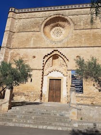 Explore the Gothic Beauty of Sant Pere de Petra