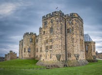 Explore the Enchanting Alnwick Castle