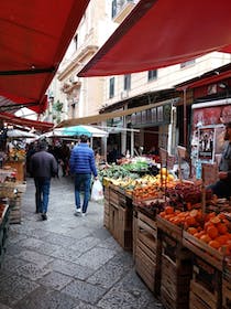 Explore Mercato del Capo