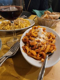 Try the pasta dishes at Ristorante alla Via di Mezzo da Giorgione
