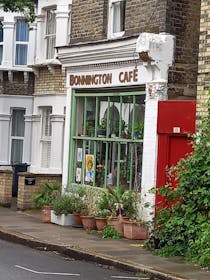 Support the community chefs at Bonnington Café