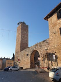 Explore Porta Consolare