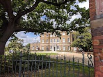 Stroll at Lloyd Park Centre