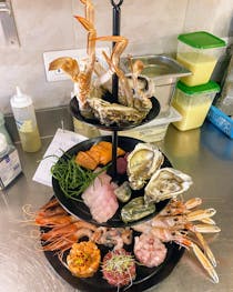 Dine at CRUDO Ristorante | Lounge bar