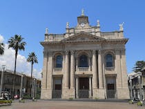 Admire the splendour of Saint Peter's Church