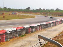 Let the kids drive at Circuito Triscina