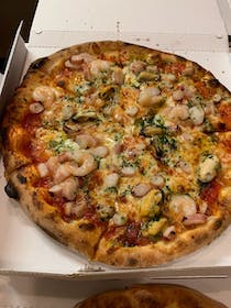 Enjoy great pizza at Pizzeria Regina