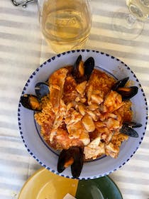 Share a seafood lunch at Da Salvo