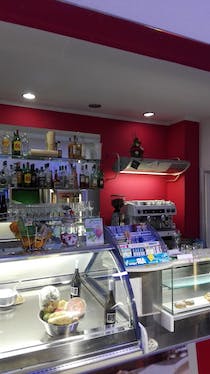 Indulge in delicious ice cream at Bar Gelateria Al Metró