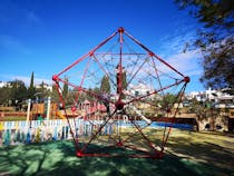 Let the kids run wild at Parque da Alfarrobeira