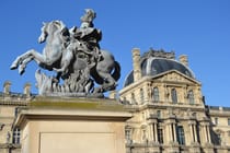 Admire masterpieces at the Louvre