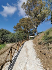 Explore Arroyo De Las Presas Park