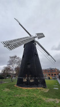Explore Windmill Gardens