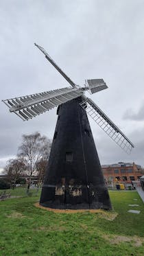 Explore Windmill Gardens