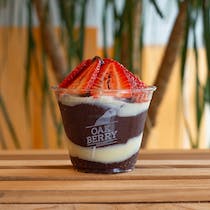 Grab an acai bowl at Oakberry Açai