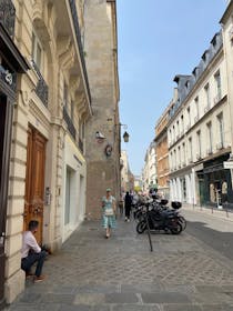 Go Window shopping at rue des Francs-Bourgeois