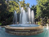 Explore Parque de la Alameda