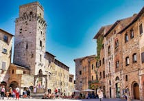 Explore Piazza del Duomo