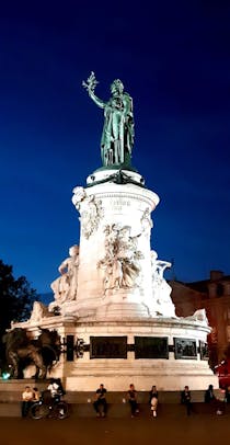 Visit Place de la République