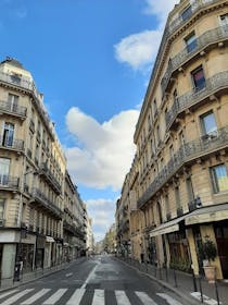 Go for a stroll on Rue du Faubourg Saint-Honoré