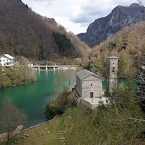 Discover the Tranquil Beauty of Lago di Isola Santa