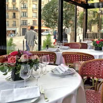 Have a lunch at Le Dôme