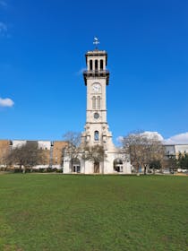 Stroll through Caledonian Park