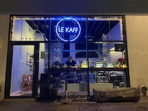 Enjoy a relaxing time with coffee at Le Kaff