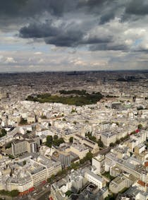 Look down from the skies at Tour Montparnasse