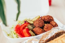 Enjoy delicious vegetarian fast food at Ap-allou