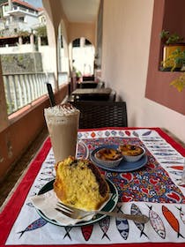 Enjoy a Simple Snack with Stunning Views at Snack-Bar Avista Navios