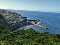 Explore Praia de Seixal