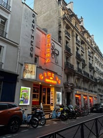 Have a light lunch at le Salon du Panthéon