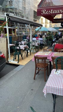 Au Pied de Fouet with locals