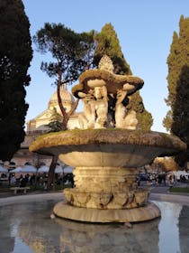 Relax at Fontana delle Cariatidi