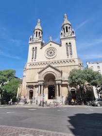 Visit Sainte Anne de la Butte aux Cailles church