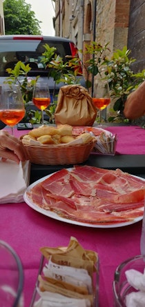 Enjoy a meal at Bar Da Paolino Alessia