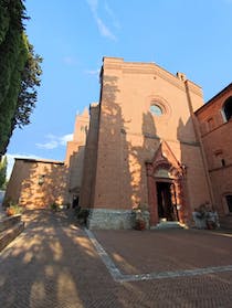 Explore the peaceful Abbazia di Monte Oliveto Maggiore