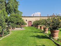 Explore Villa La Magia
