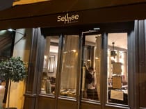 Try bistrot classics at Sellae