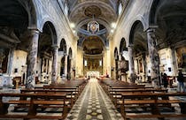 Explore the Duomo di Pietrasanta