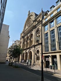 Discover one of main parisian Synagogue