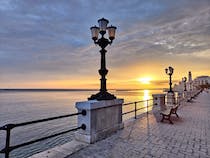 Stroll along Lungomare Araldo di Crollalanza