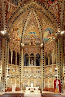 Discover the splendid interior of Santuario di Sant'Antonio a Fulgenzio