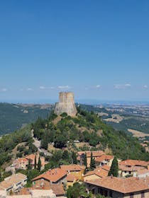 Explore Rocca di Tentennano