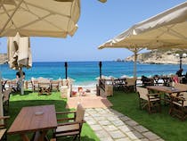 Unwind and enjoy a cocktail at En Plo Cafe