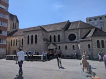 Explore Église Notre-Dame-des-Otages